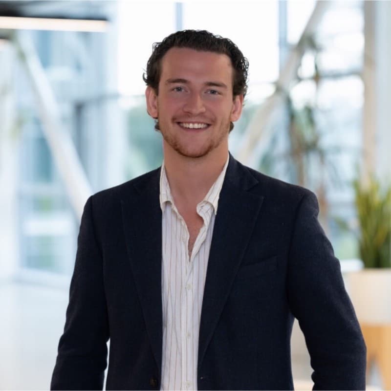 Robert Tinton Headshot